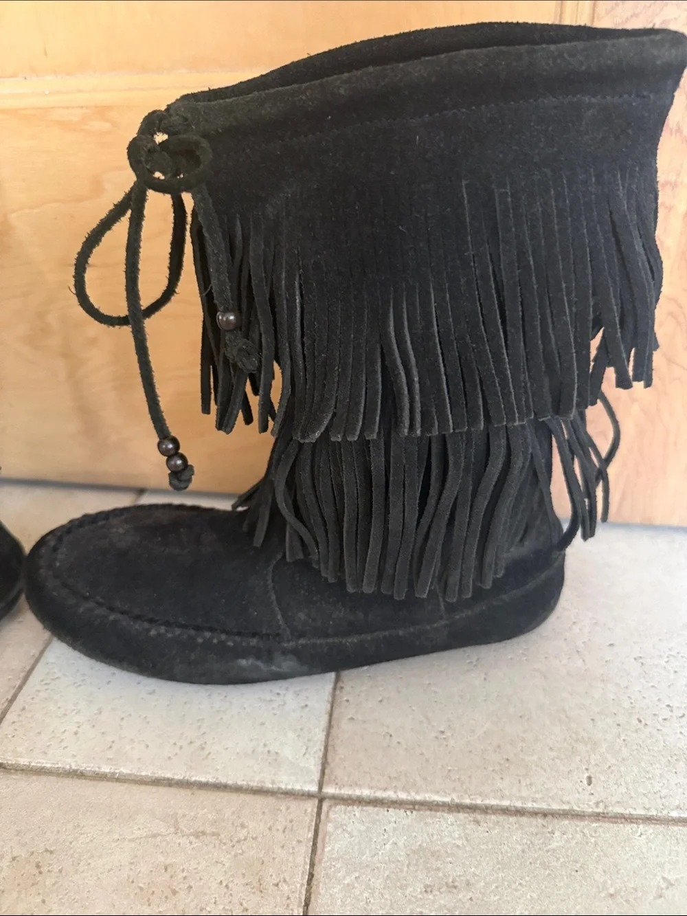 Minnetonka Black Suede Fringe Women's Boots Size 10 - Picture 6 of 12